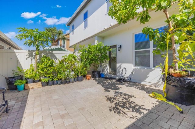 11933 WATER RUN ALLEY, Windermere, FL 34786
