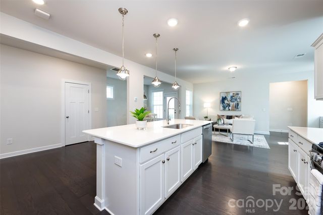 11440 Westbranch Parkway, Davidson, NC 28036