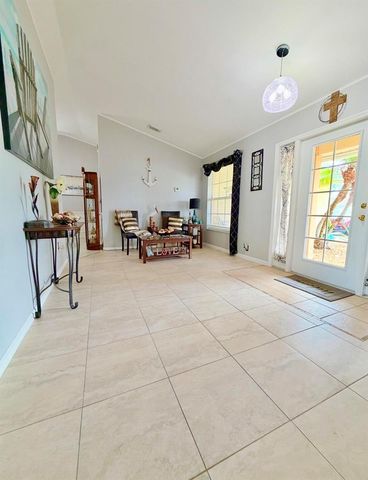 127 NW Avens Street, Port St. Lucie, FL 34983