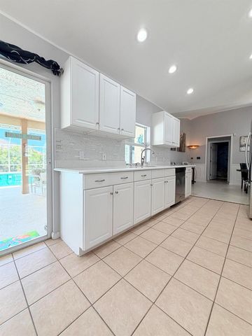 127 NW Avens Street, Port St. Lucie, FL 34983
