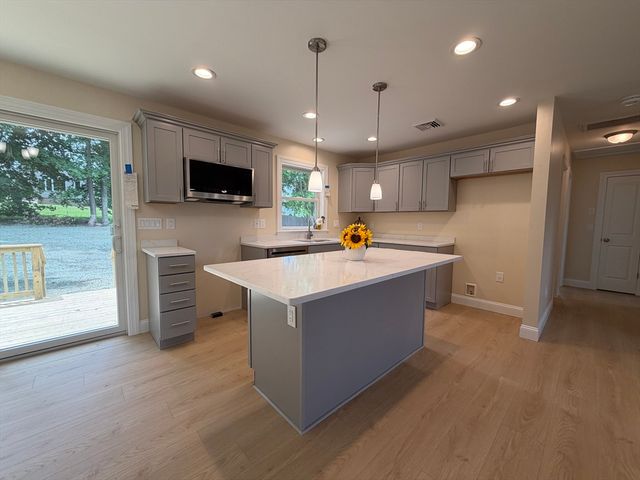 25 Edson Ave, Rutland, MA 01543
