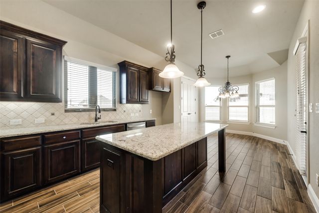 3201 Windcrest Drive, Granbury, TX 76049