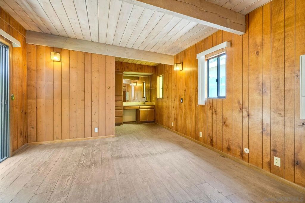 Image 20 of property listing at 2204 Rosecrans St, San Diego, CA 92106