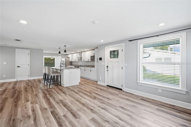 2707 W KENMORE AVENUE, Tampa, FL 33614