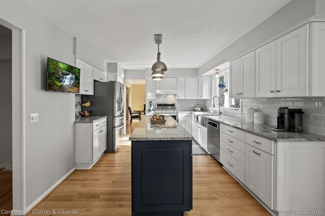 43507 Scenic Lane W, Novi, MI 48167