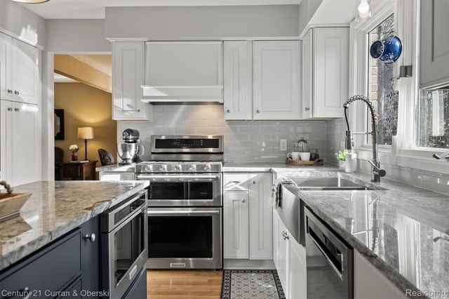 43507 Scenic Lane W, Novi, MI 48167