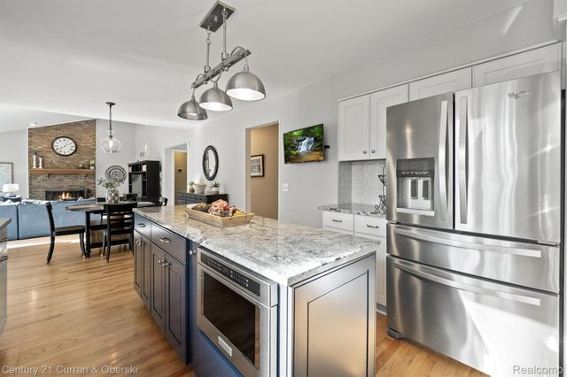 43507 Scenic Lane W, Novi, MI 48167