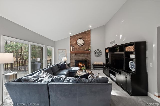 43507 Scenic Lane W, Novi, MI 48167