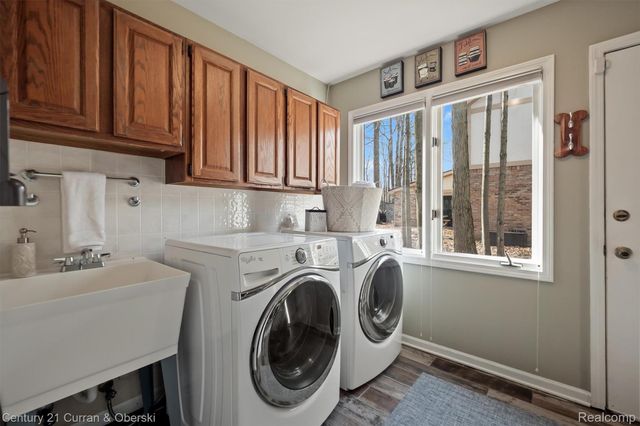 43507 Scenic Lane W, Novi, MI 48167