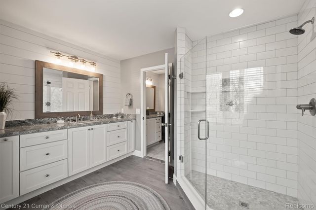 43507 Scenic Lane W, Novi, MI 48167