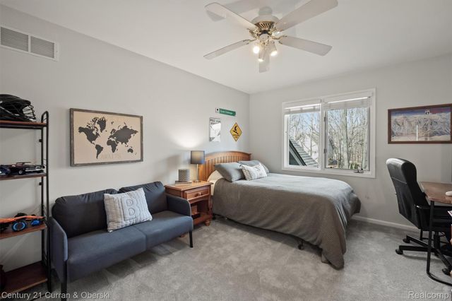 43507 Scenic Lane W, Novi, MI 48167