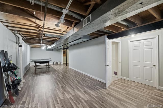 43507 Scenic Lane W, Novi, MI 48167