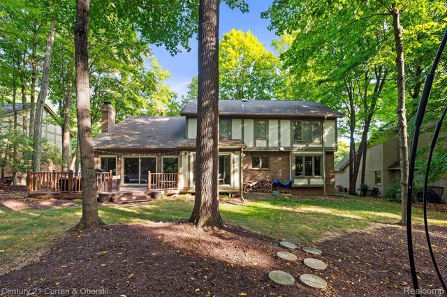 43507 Scenic Lane W, Novi, MI 48167