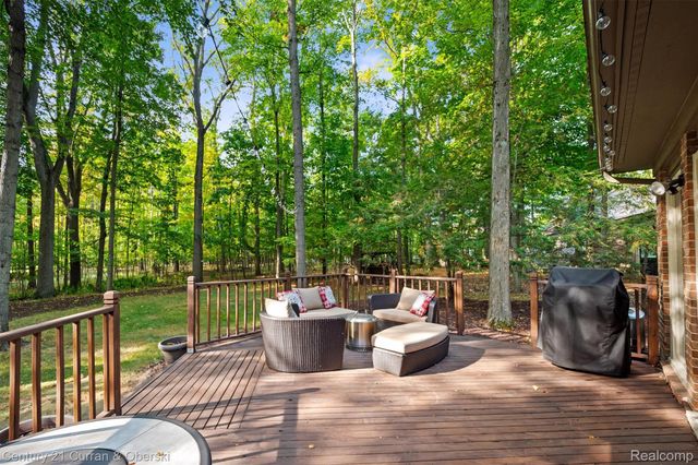 43507 Scenic Lane W, Novi, MI 48167