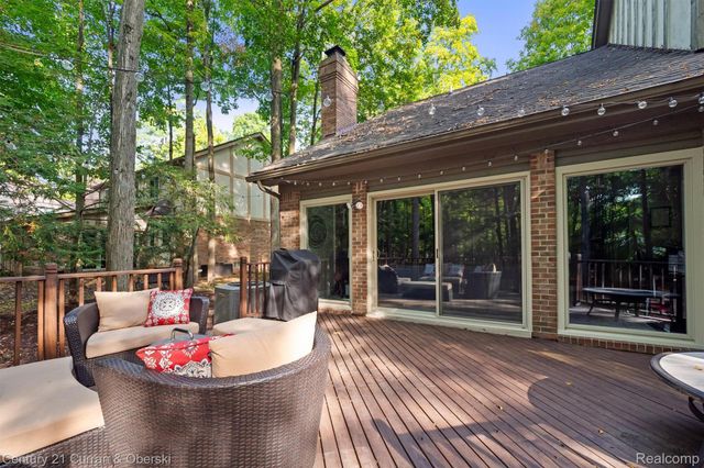 43507 Scenic Lane W, Novi, MI 48167