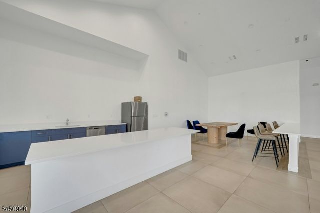 644 Lorhan Dr 644, Piscataway Twp., NJ 08854