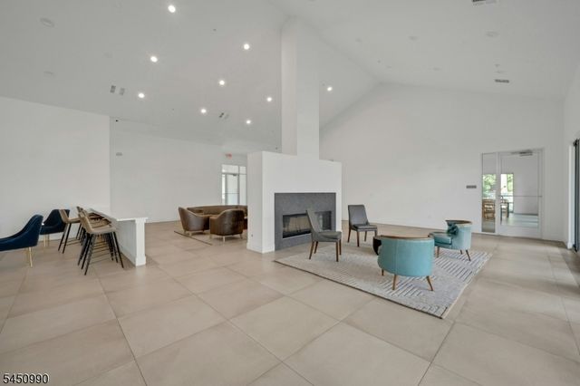 644 Lorhan Dr 644, Piscataway Twp., NJ 08854
