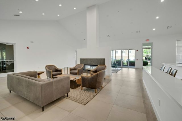 644 Lorhan Dr 644, Piscataway Twp., NJ 08854
