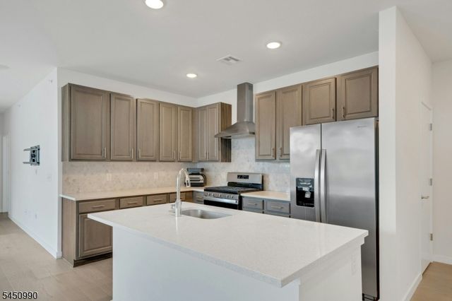644 Lorhan Dr 644, Piscataway Twp., NJ 08854