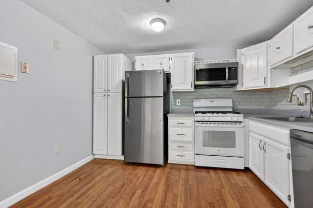 7 Karen Circle 2A, Billerica, MA 01821