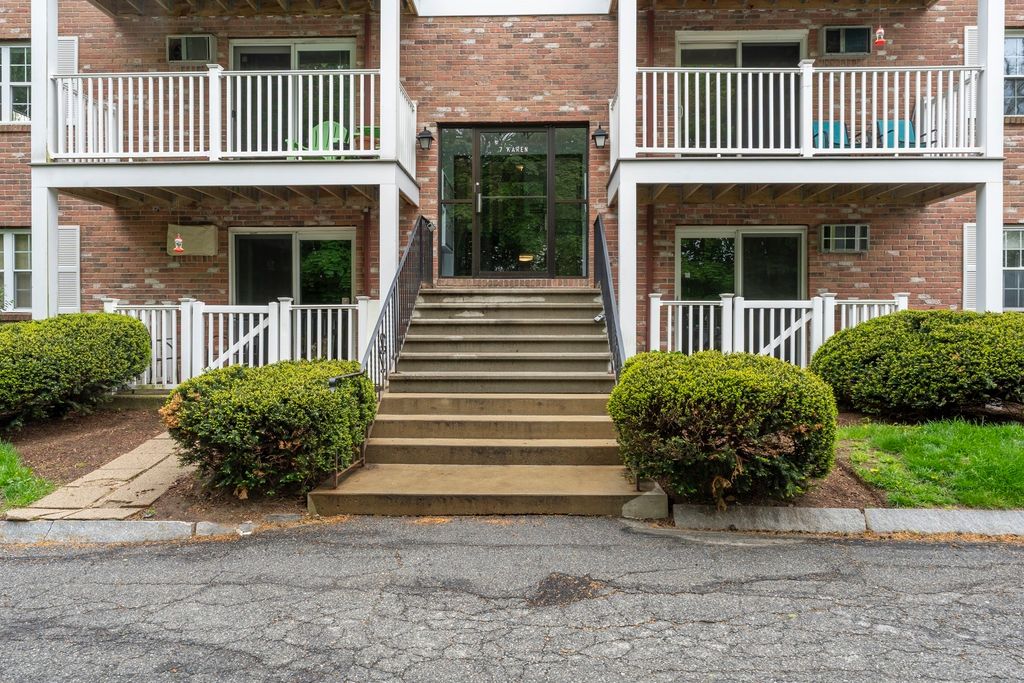 7 Karen Circle 2A, Billerica, MA 01821