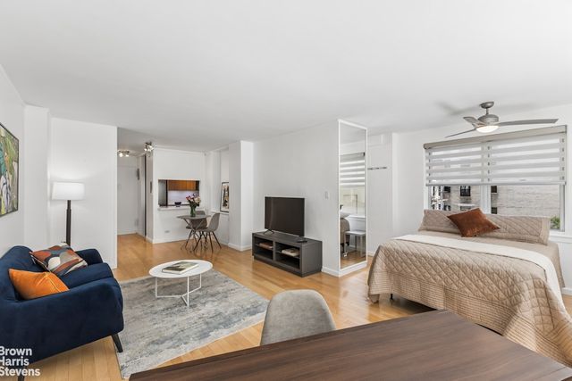 201 E 37th St Apt 5A, New York City, NY 10016