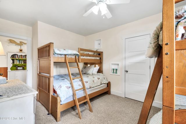 4 E Raleigh Street, Wrightsville Beach, NC 28480