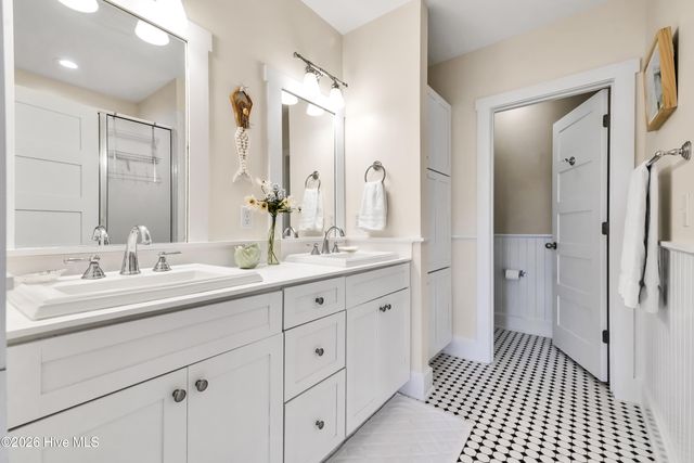 4 E Raleigh Street, Wrightsville Beach, NC 28480