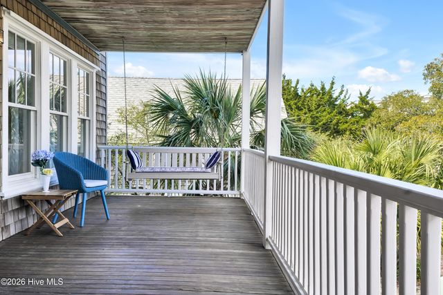 4 E Raleigh Street, Wrightsville Beach, NC 28480