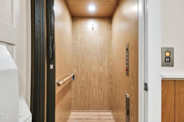 4 E Raleigh Street, Wrightsville Beach, NC 28480