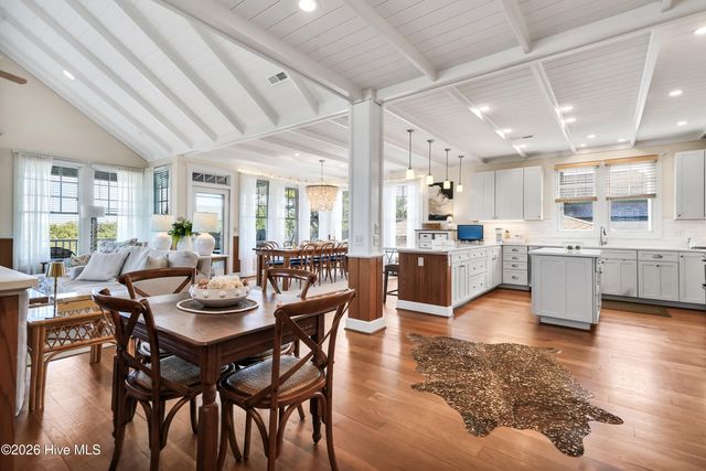 4 E Raleigh Street, Wrightsville Beach, NC 28480