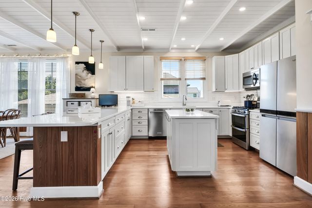 4 E Raleigh Street, Wrightsville Beach, NC 28480