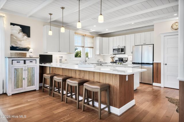 4 E Raleigh Street, Wrightsville Beach, NC 28480