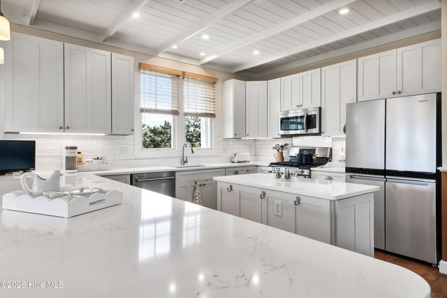 4 E Raleigh Street, Wrightsville Beach, NC 28480