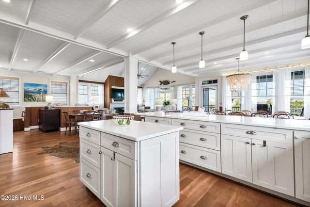 4 E Raleigh Street, Wrightsville Beach, NC 28480