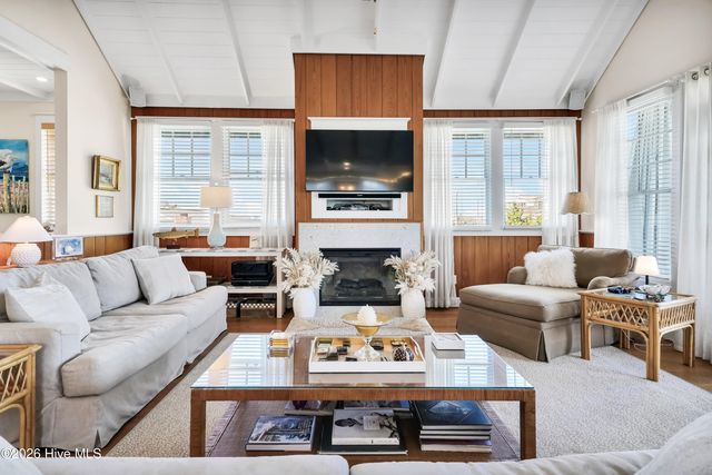 4 E Raleigh Street, Wrightsville Beach, NC 28480