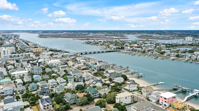 4 E Raleigh Street, Wrightsville Beach, NC 28480