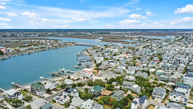 4 E Raleigh Street, Wrightsville Beach, NC 28480