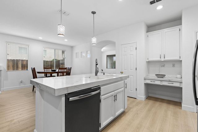 8556 Dewberry Way, Elk Grove, CA 95624