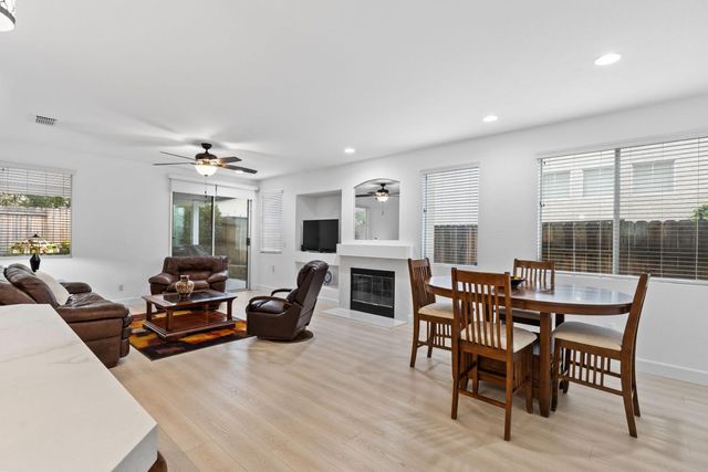 8556 Dewberry Way, Elk Grove, CA 95624