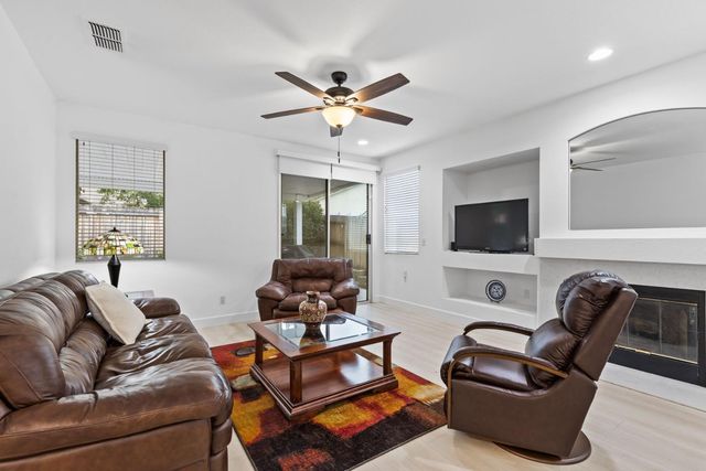 8556 Dewberry Way, Elk Grove, CA 95624