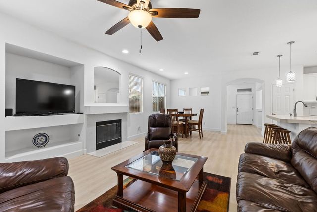 8556 Dewberry Way, Elk Grove, CA 95624