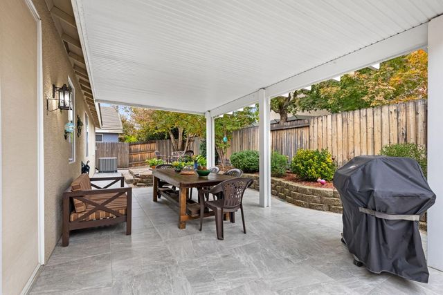 8556 Dewberry Way, Elk Grove, CA 95624