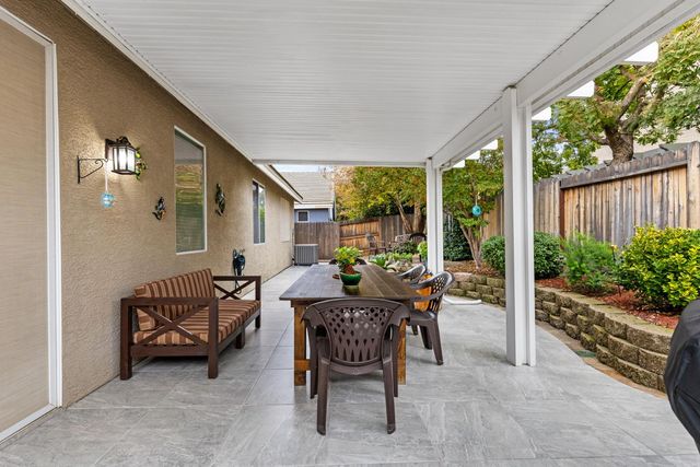 8556 Dewberry Way, Elk Grove, CA 95624