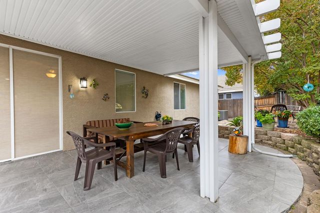 8556 Dewberry Way, Elk Grove, CA 95624