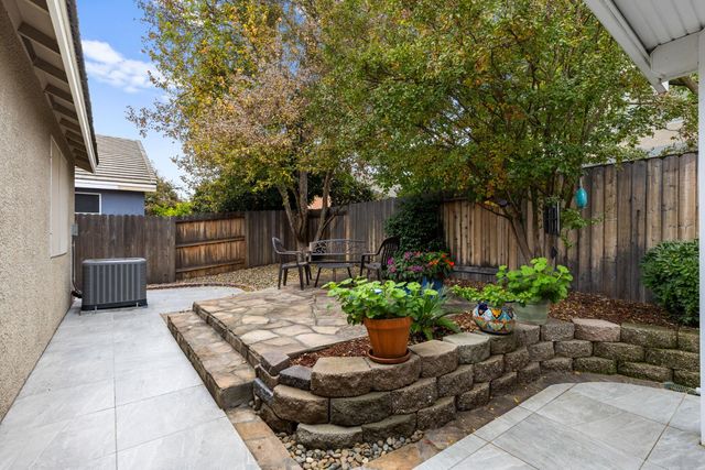 8556 Dewberry Way, Elk Grove, CA 95624