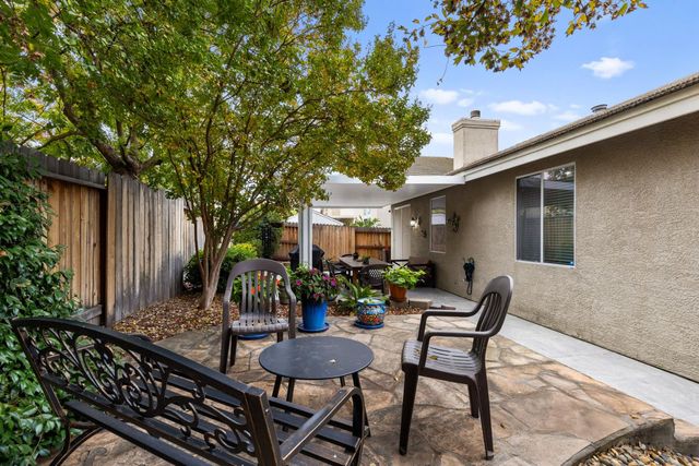 8556 Dewberry Way, Elk Grove, CA 95624