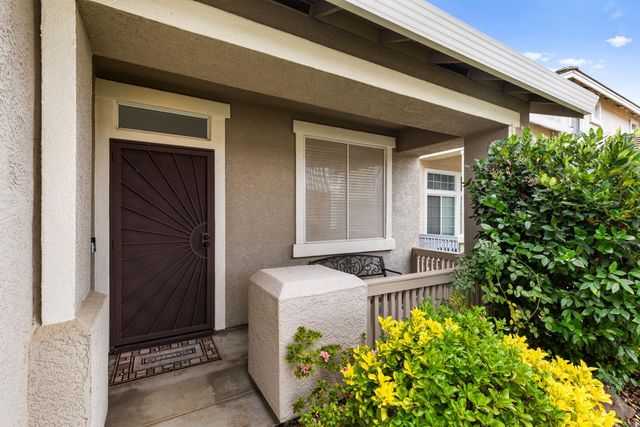 8556 Dewberry Way, Elk Grove, CA 95624