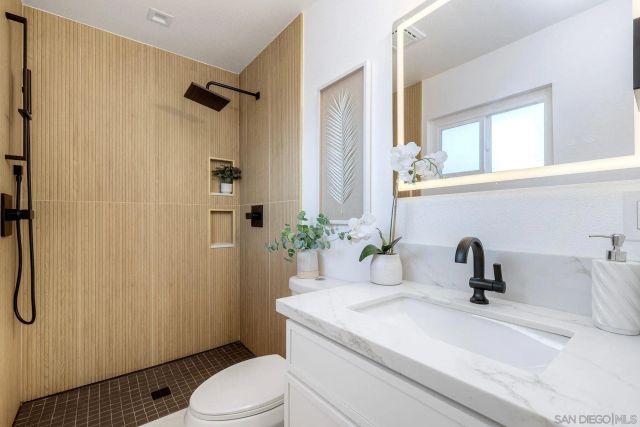 10007 Stanley Ct., Santee, CA 92071