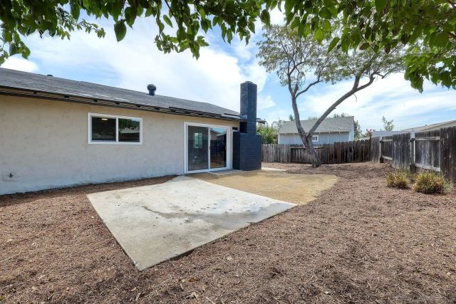10007 Stanley Ct., Santee, CA 92071